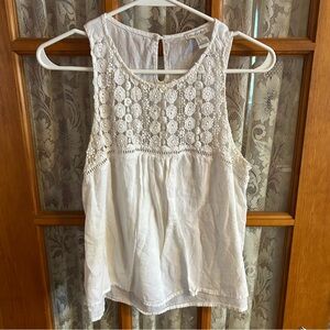 NWOT Forever 21 Lace Sleeveless Top